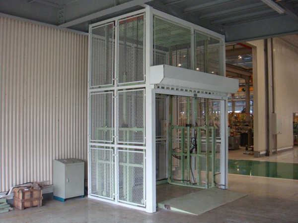 導軌式液壓升降機 導軌式液壓升降機的幾點優(yōu)勢